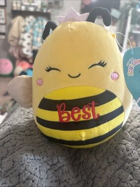 Sunny the 7 inch bee squishmallow